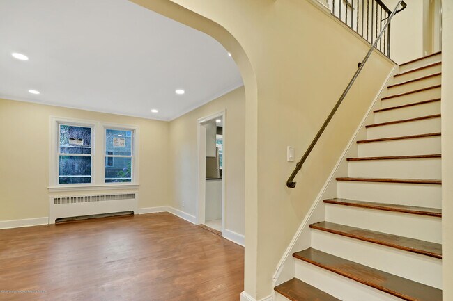 Photo - 407 Redmond Ave