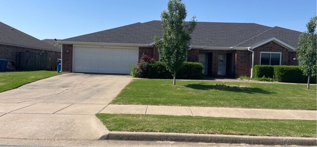 Building Photo - 4107 SW Chapelstone Ave