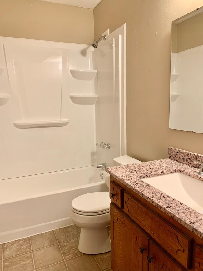 Photo - 831 Rosewood St Unidad # B