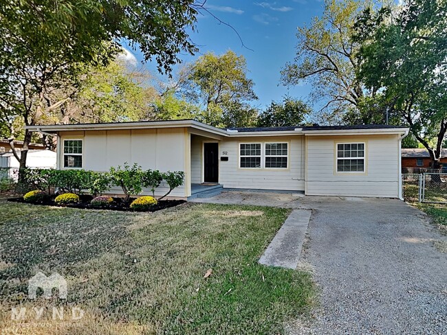 Building Photo - 512 E University Ave