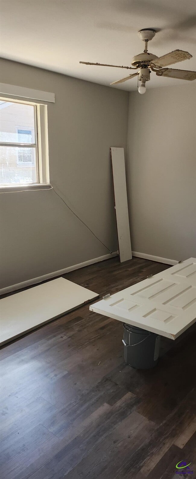 Photo - 402 Curtis St