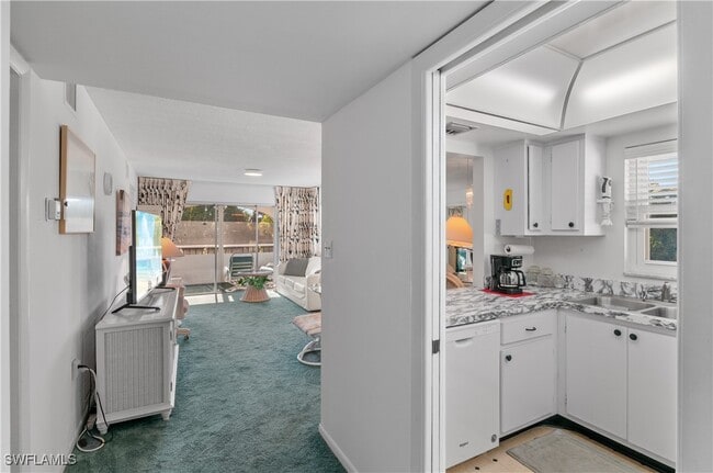 Photo - 5 High Point Cir W Unit 301