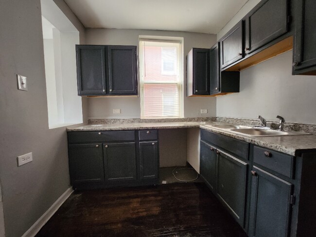 Photo - 5903 W Huron St Unit 1