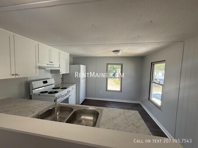 Photo - 681 Main Rd N