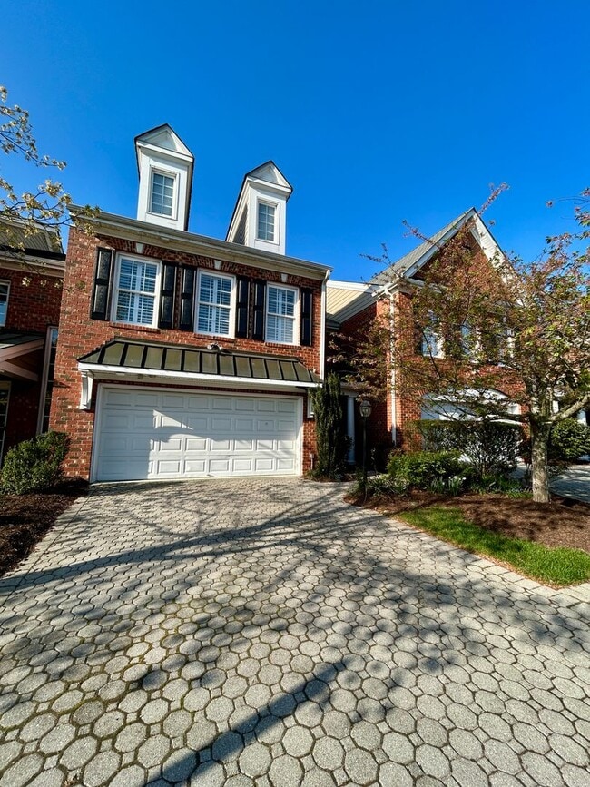 Building Photo - Stylish Townhome Living in Short Pump – Three Notch Place