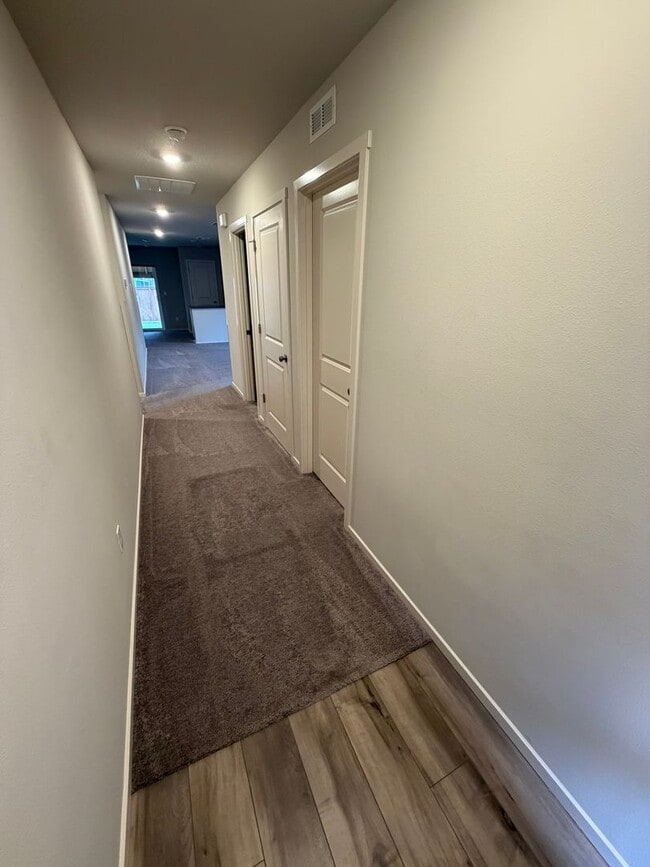 Photo - 2051 Franklin St
