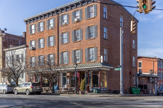 Building Photo - 97 Liberty St Unit 3S