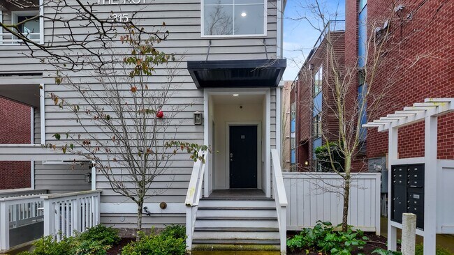 Photo - Modern 2BR Apartment in Prime Queen Anne Location Unit 101