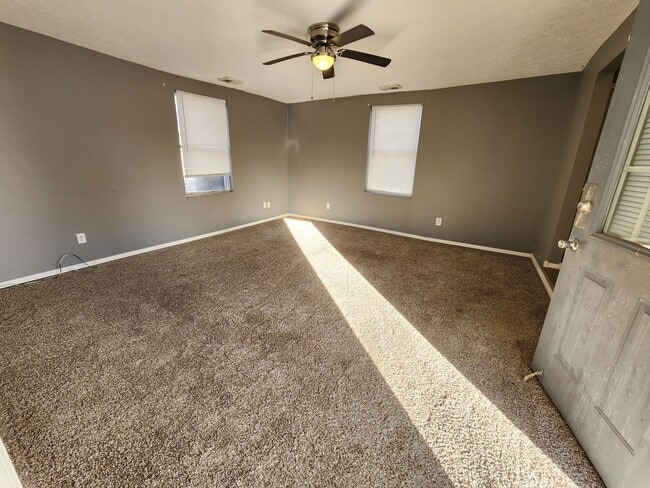 Photo - Spacious 1-Bedroom, 1-Bathroom HOUSE AVAILABLE NOW!!