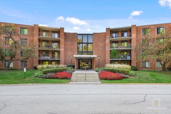 Building Photo - 1615 E Central Rd Rental