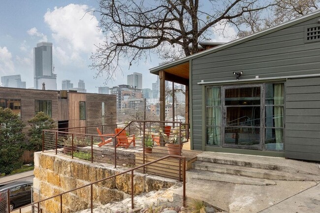 Photo - 1002 Baylor St