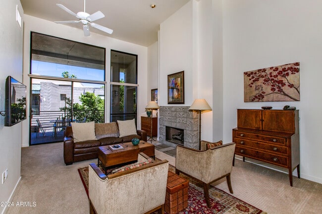 2802 E Camino Acequia Dr