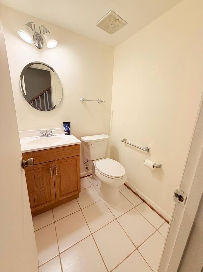 Photo - 4240 Embassy Dr