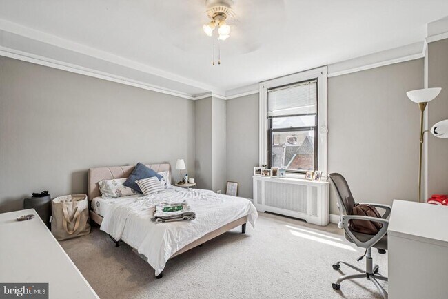 Photo - 2031 Locust St Unidad 401