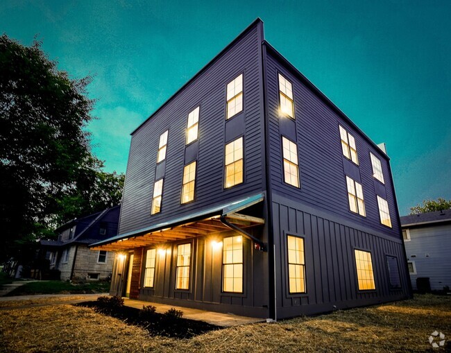 Building Photo - 608 N Dunn St Unit Apt 201-303