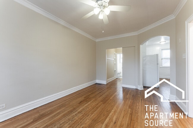 Photo - 4826.5 W Addison St Unit 2W