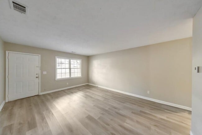 Photo - 245 Kimberly Way SW