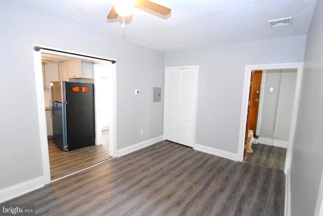 Photo - 374 Farnsworth Ave