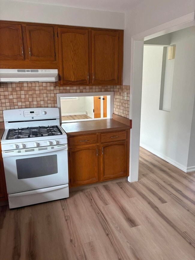 Photo - 4836 Hull St Unit 2
