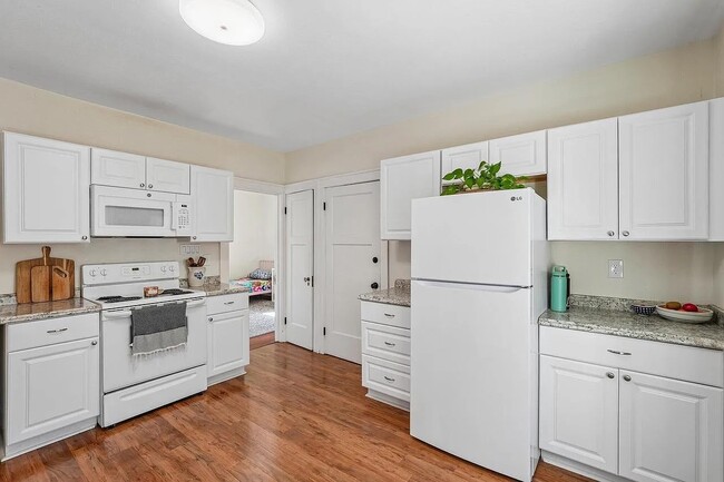 Photo - 3916 N Farwell Ave Unit First Floor