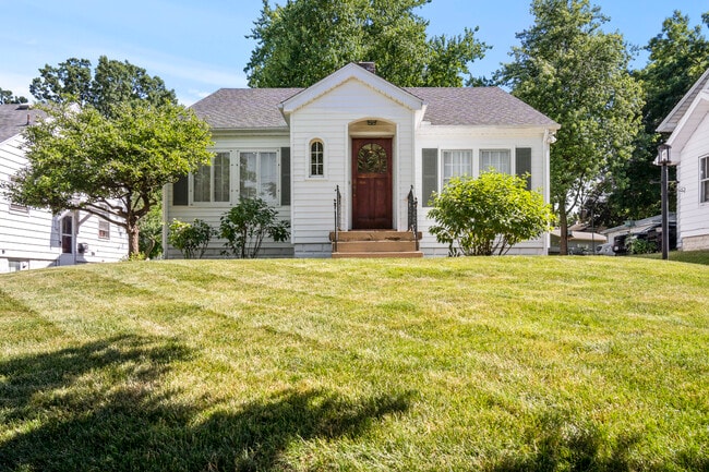 Building Photo - 1223 E Oakland Ave