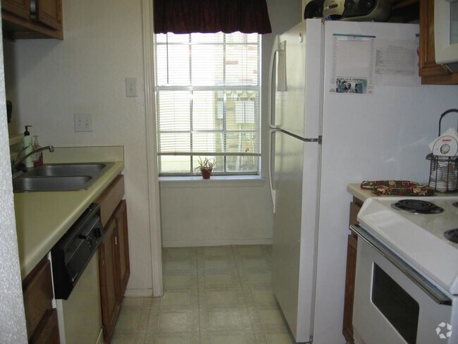 Kitchen - Barrington Court Condominiums