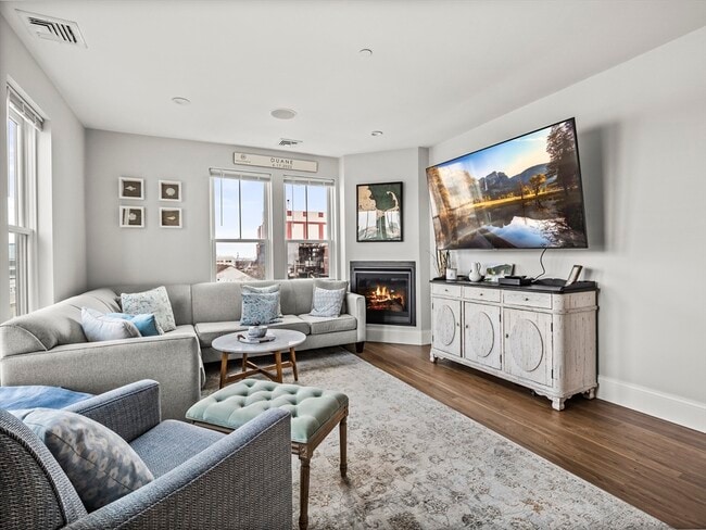 Photo - 45 L St Unit 6