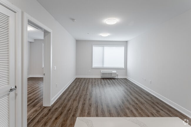 1BR, 1BA - 650SF - Living Room - The Metro