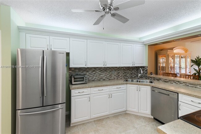 Photo - 7338 Fairfax Dr Unit 203