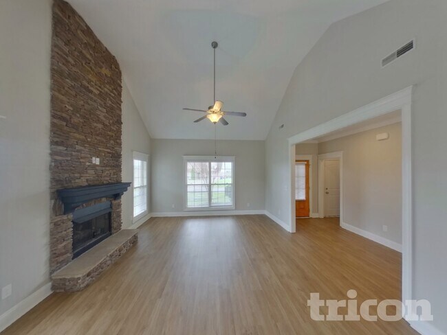 Photo - 1306 Crescent Ridge Drive