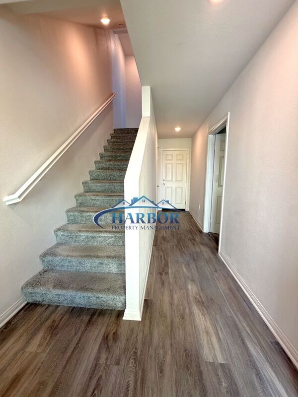 1215 Canoe Ln