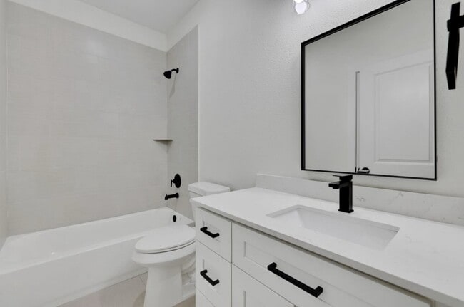 Photo - 2619 Delafield St Unit 102