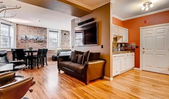 Photo - 1425 N Washington St Unit 101