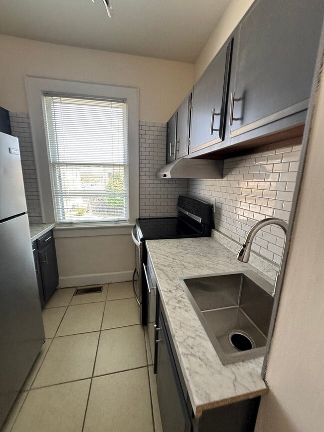 Photo - 616 SE 3rd St Unit 2