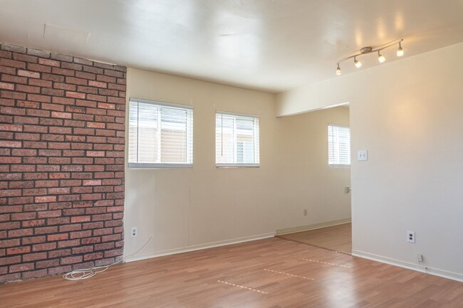 Photo - Live Large in a Cozy Retreat! Private Back... House