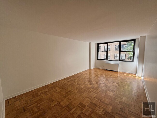 Photo - EAST 49 STREET Unit 5B