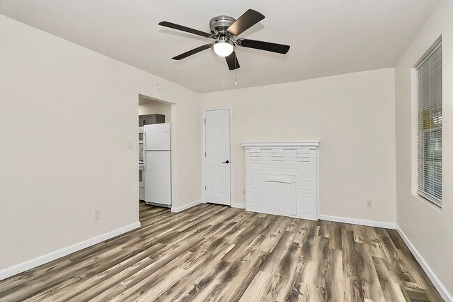 Photo - Rent Special on Affordable Duplex in Ender...