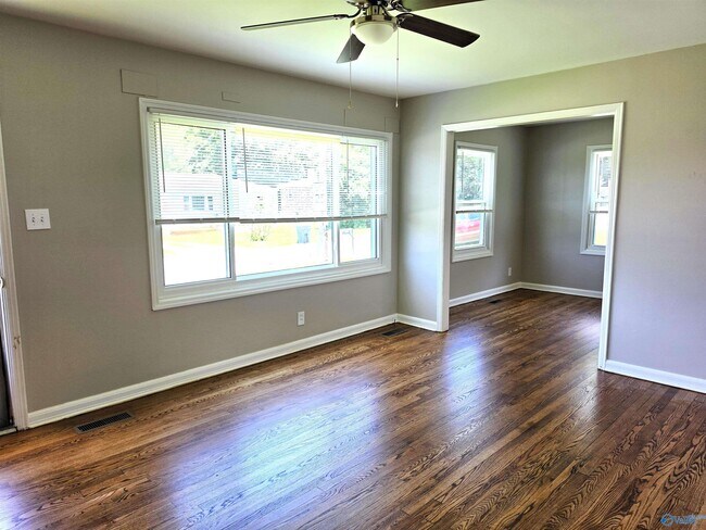 Photo - 507 Redbud Dr NW