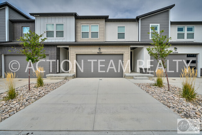 Building Photo - Mid-Row Townhome located in Bluffdale!