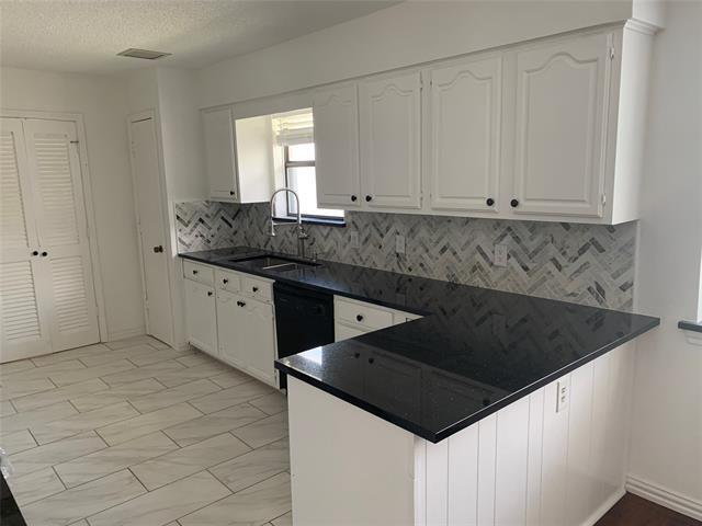 Photo - 1520 Parkside Dr