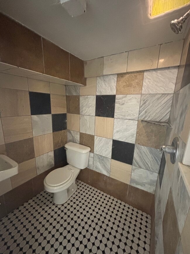 Photo - 1418 S Denver Ave Unidad Apt B