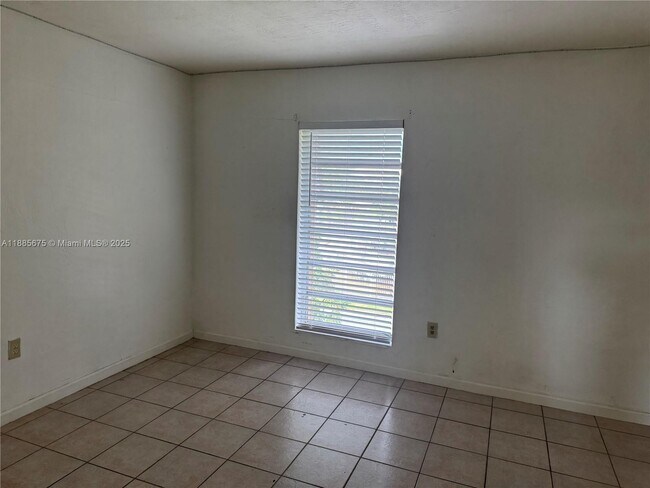 Photo - 1280 W 54th St Unit 310B