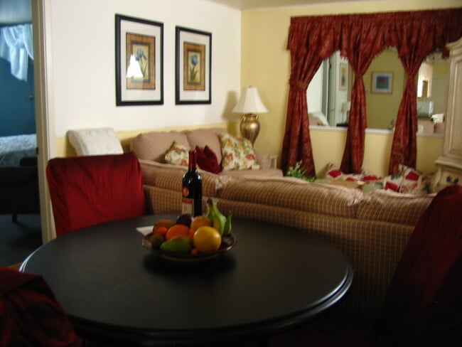 Photo - 2732 Eldridge Ave Unidad Suite #101