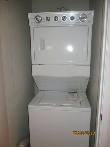 W/D in unit - 811 S Lytle St Unidad Columbus on the Park