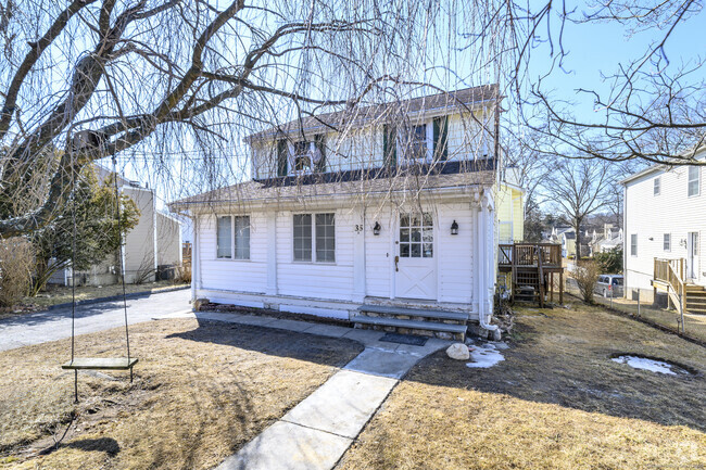 Building Photo - 35 Randall Ave Unit A Rental