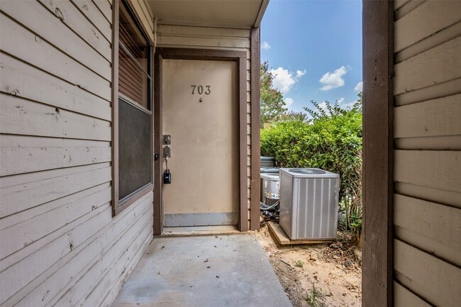 Photo - 12900 Walden Rd Unit 703G