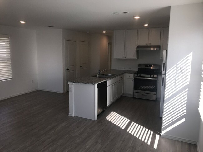Photo - Beautiful home with great amenities!