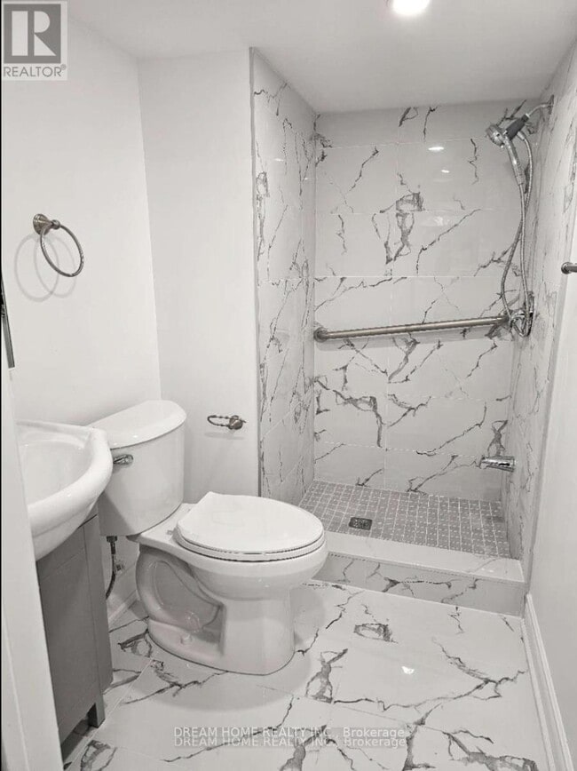 Photo - 262 Clinton St