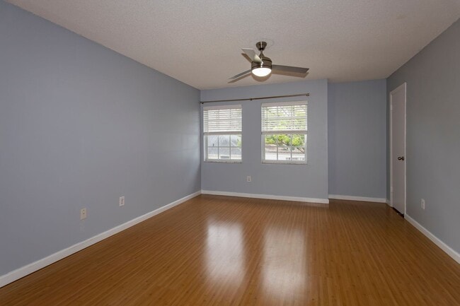 Photo - 2/1 condo