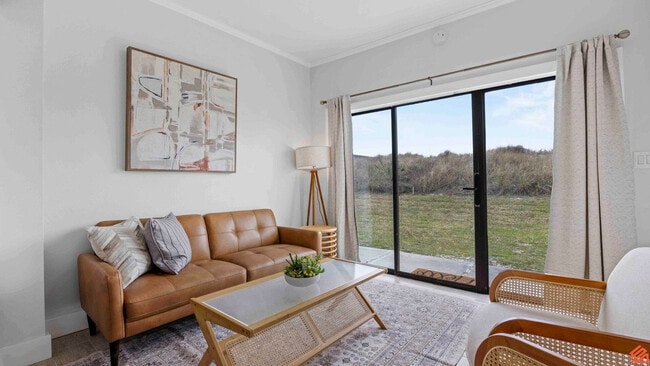 Building Photo - 460 Abalone Ct